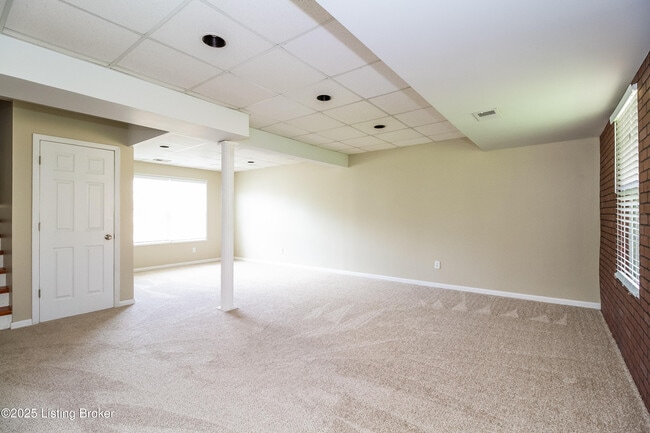 Building Photo - 156 John Court