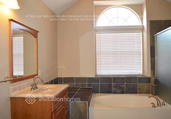 Building Photo - 1109 Ashford Dr