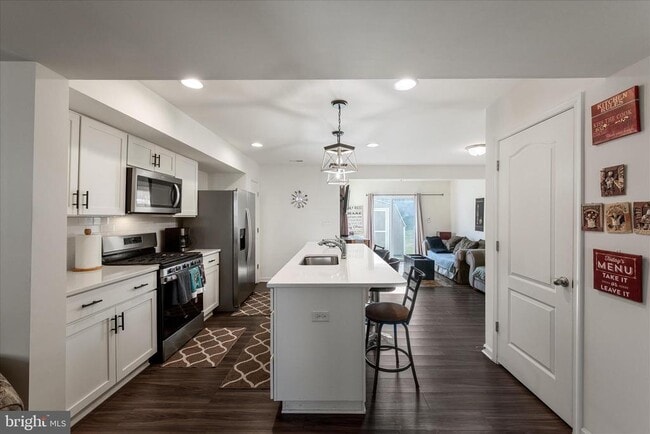 Building Photo - 35 Mengel Rd