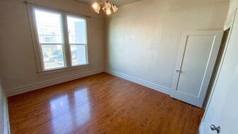 Building Photo - 2285 46th Ave