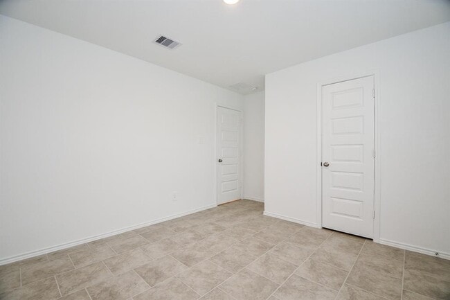 Building Photo - 1106 Cattle Chute Ct
