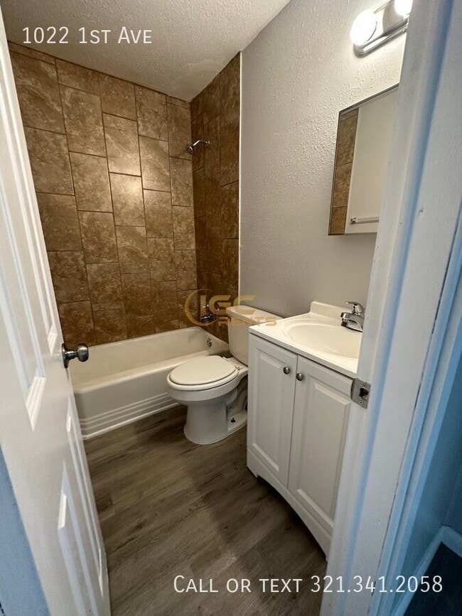 Building Photo - 1022 1st Ave