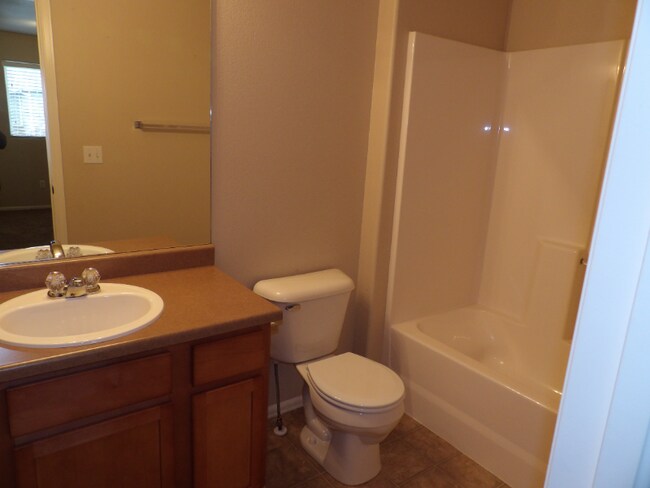 Building Photo - 802 Red Thistle View