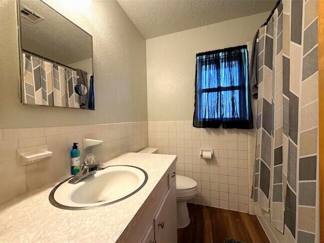 Building Photo - 2603 Brom-Bones Dr