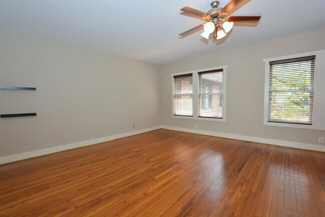 Building Photo - 3015 Chenevert St