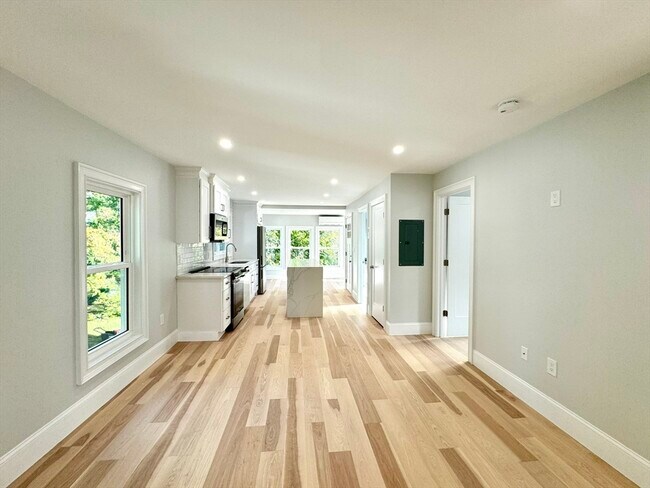 Building Photo - 17 Fremont St