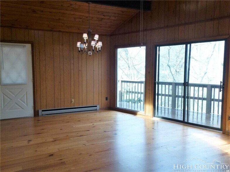 Living room - 270 River Road 2