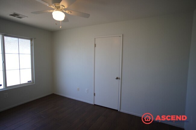 Building Photo - Charming 3-Bedroom Home in the Akers & Berkshire Area!