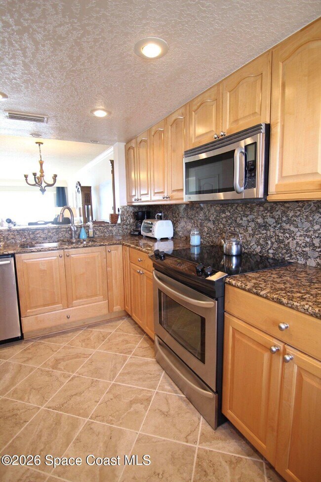 Building Photo - 1095 N Hwy A1A