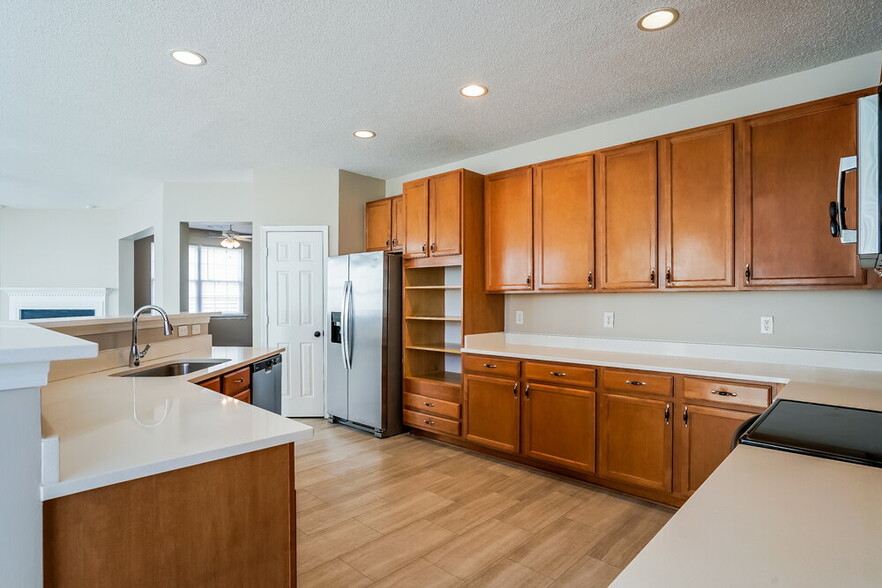 Building Photo - 6011 Paducah Dr