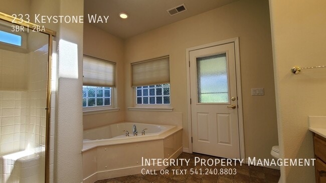 Building Photo - 233 Keystone Way