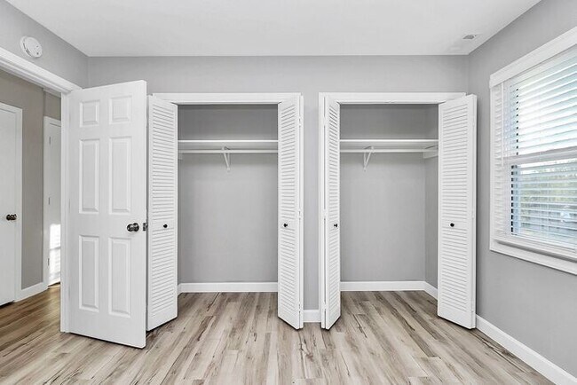 Building Photo - Charmingly Updated 3BD/2BA Ranch Home in Birnam Woods!