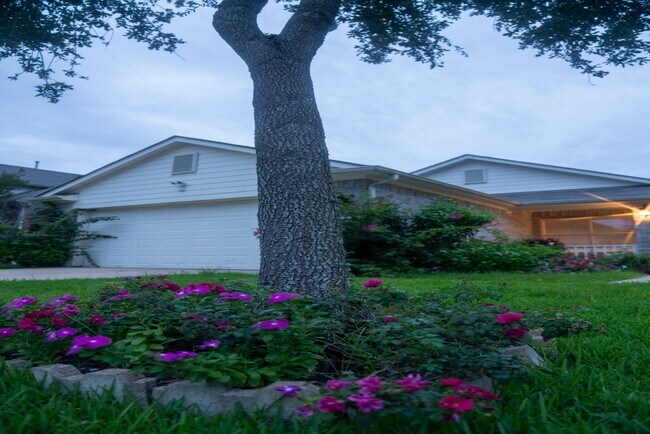 Building Photo - 16314 Bettong Ct