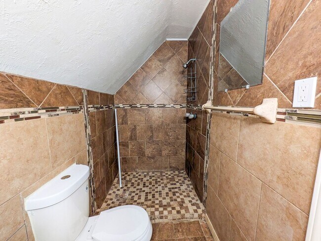 Building Photo - 460 Belvedere Dr
