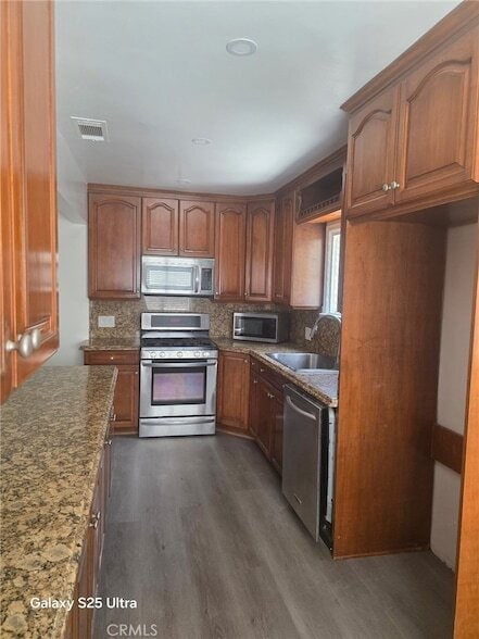 Building Photo - 521 E Valencia Ave