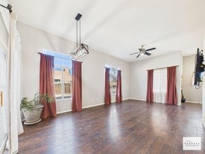 Building Photo - Single Family 3 Bedroom in Desirable Community