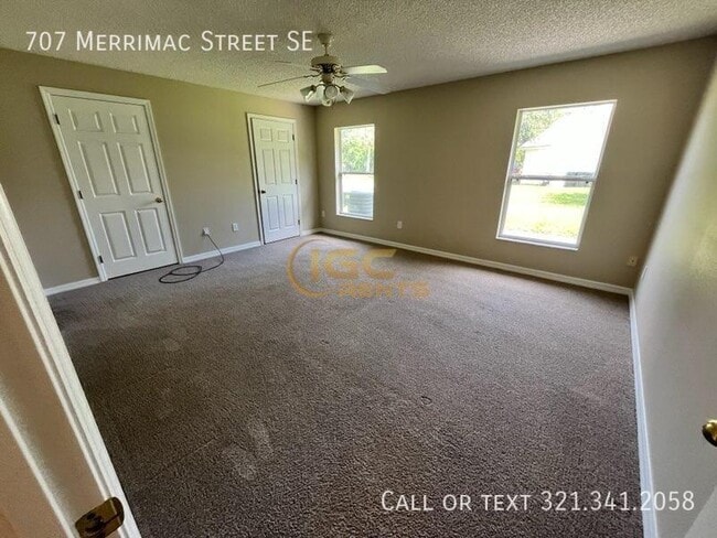 Building Photo - 707 Merrimac St SE