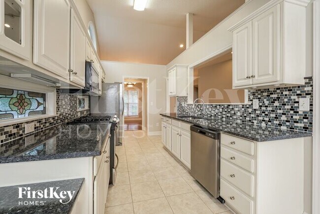 Building Photo - 5233 Old Plantation Cir