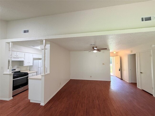 Building Photo - 5206 Village Trail