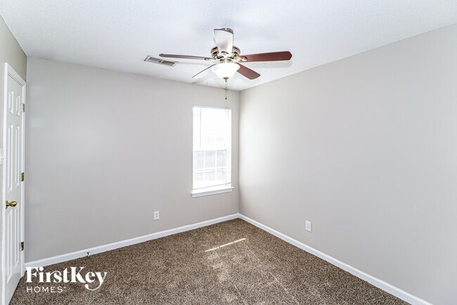 Building Photo - 4643 Blue River Cove