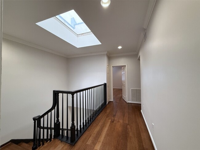 Building Photo - 2813 Saint St