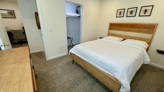 Queen Bedroom - 30 True Way Ln