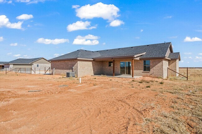 Building Photo - Country Living In Roosevelt ISD!