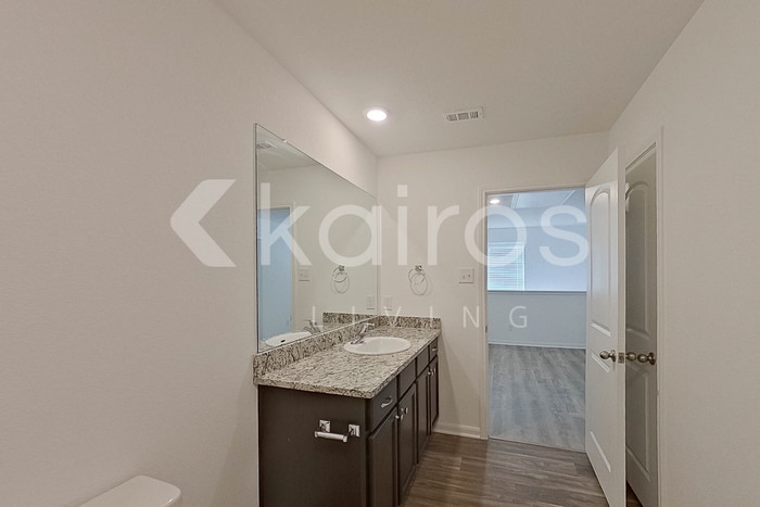 Building Photo - 962 Shady Brk
