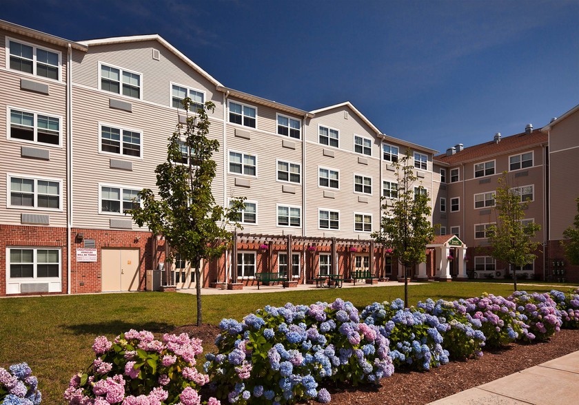 Rosegate, A 55+ Community - Rahway, NJ | Apartment Finder