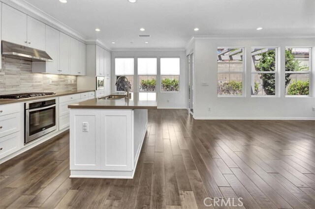 Building Photo - 102 Island Coral
