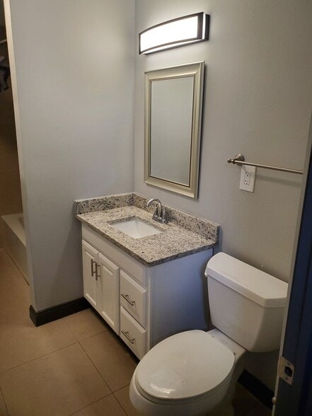 Building Photo - 957 Harrison Ave