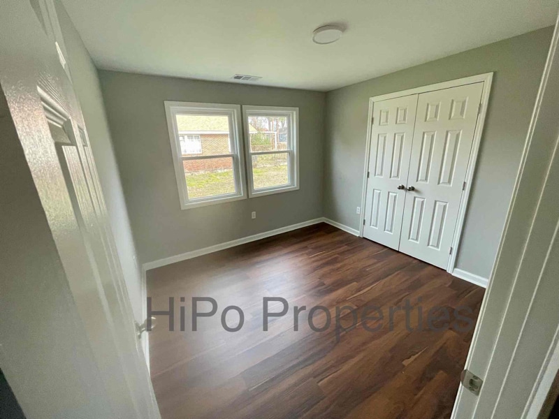 Building Photo - 1747 Center Way S