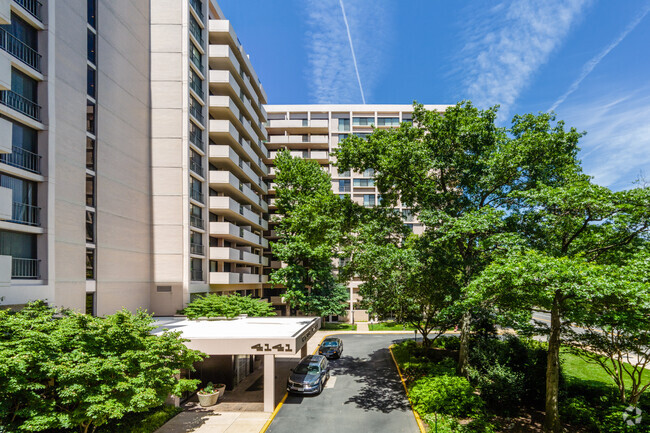 Building Photo - Hyde Park Condominium