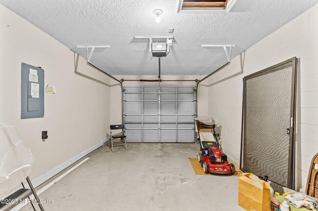 Building Photo - 11433 Glenn Mottin Way N