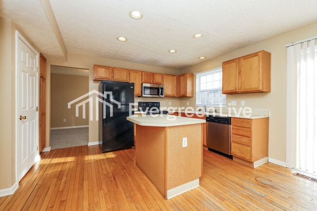 Building Photo - 5454 Fairford Ct