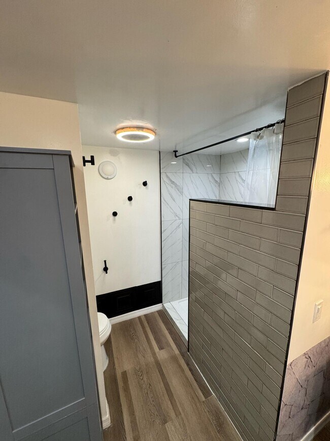 Building Photo - 1458 N Lawnwood Cir