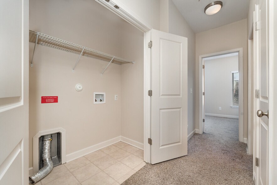 Building Photo - 1915 Fleming Rd