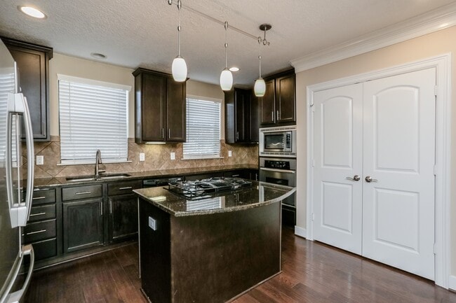 Building Photo - 10658 Clearview Villa Pl