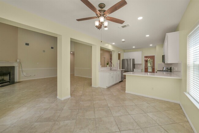 Building Photo - 2414 Falcon Knoll Ln
