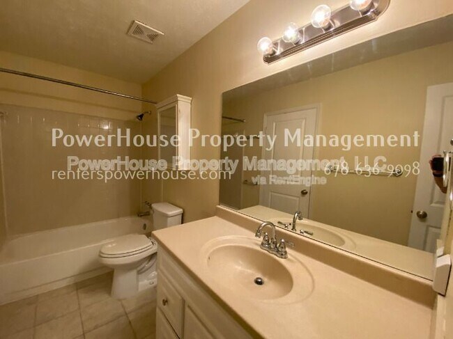 Building Photo - 10260 Piney Ridge Walk