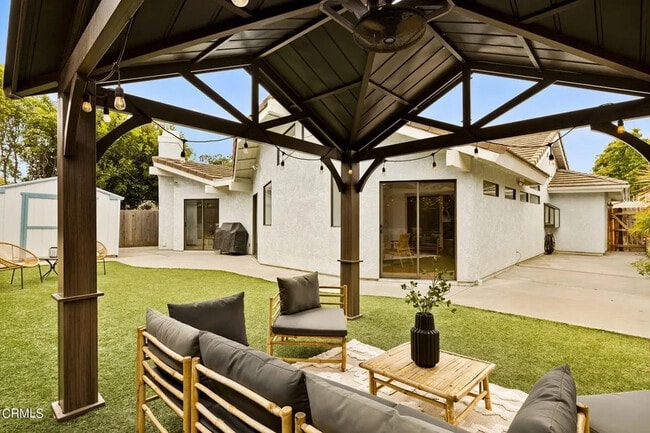 Building Photo - 2226 Sanderling St