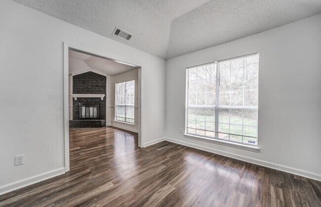 Building Photo - 1242 Grange Way Dr