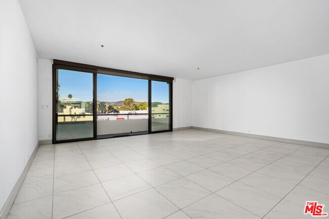 Building Photo - 10660 Wilshire Blvd