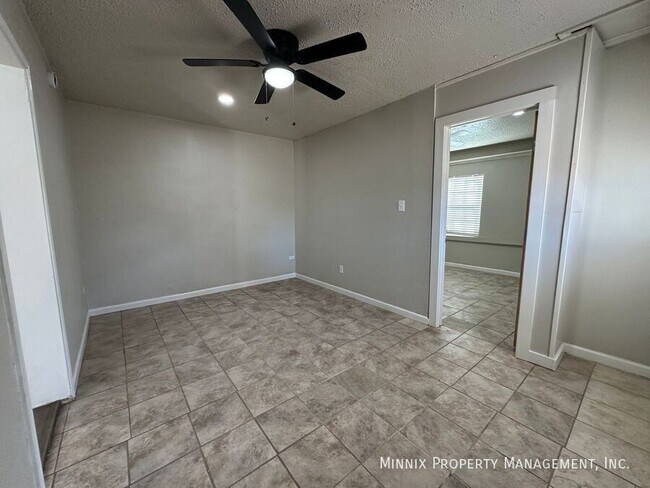 Building Photo - 1712 27th St