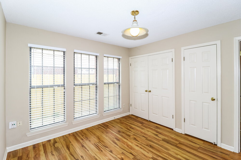 Building Photo - 1611 Oaken Bucket Dr