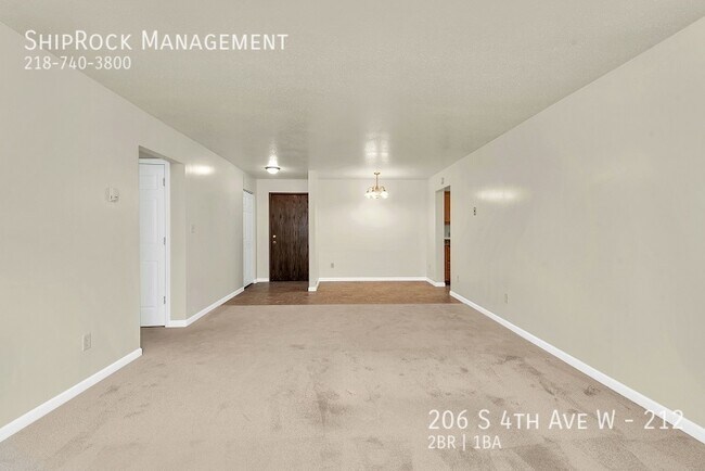 Building Photo - 206 S 4th Ave W