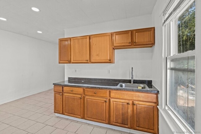 Building Photo - 56 Blake St