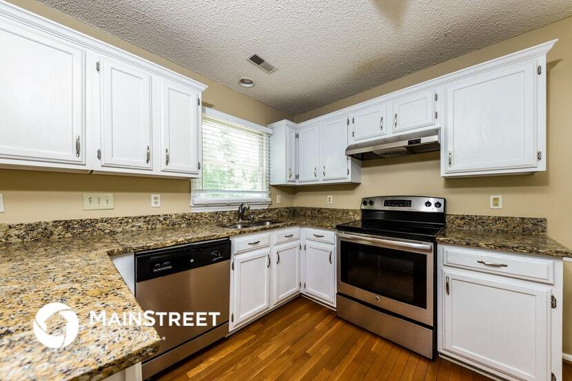 Building Photo - 7141 Avenbury Cir