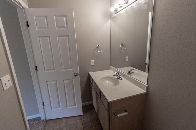 Building Photo - 4002 Snowy Owl Dr