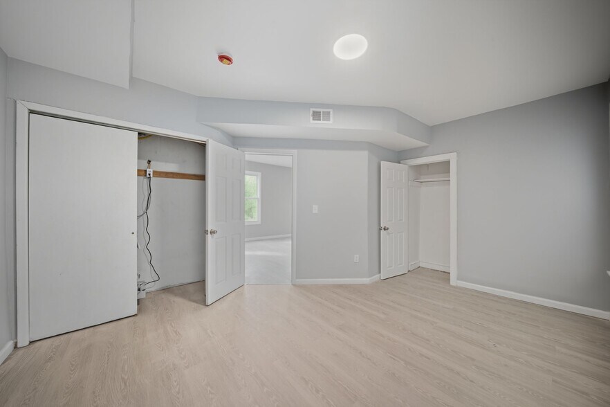 Building Photo - 156 Butler St